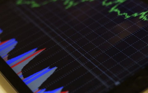 Critiche al Comune: 16mila euro per La7 e debito in crescita