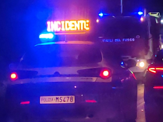 Incidente stradale: ciclista travolto da auto, trasportato in codice rosso