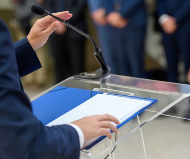 Opposizioni attaccano: “Ecco perché l’amministrazione è fallita”
