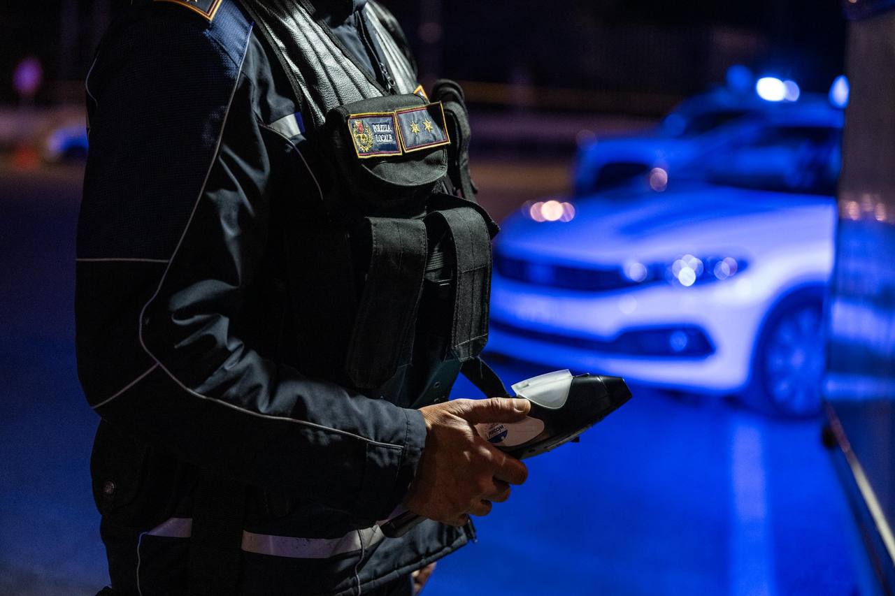 Arrestato dopo il furto di superalcolici al supermercato